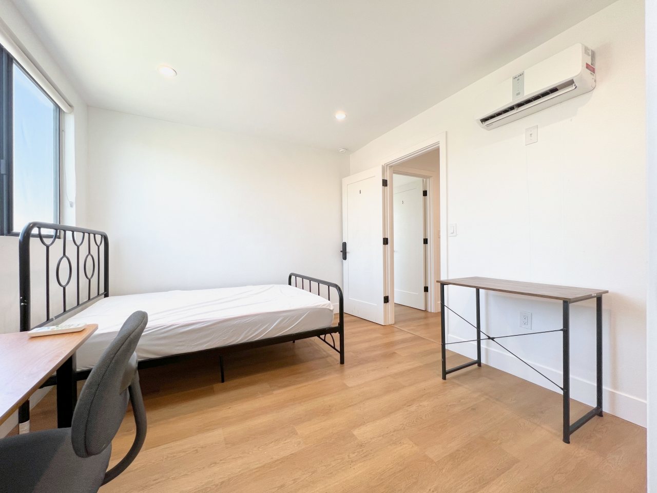 3100 S Normandie Avenue - Co-Living Image 13