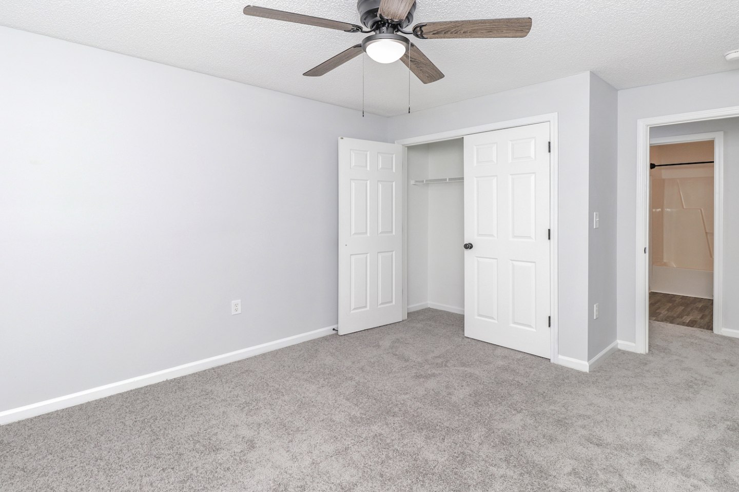 The Oaks Apartments Image 33