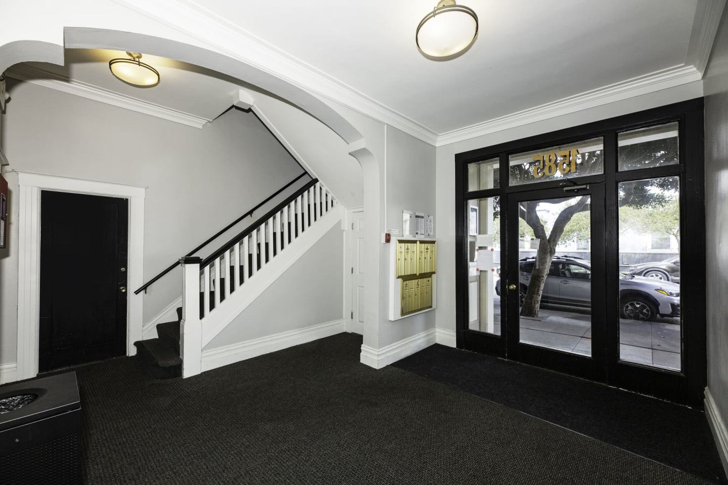 1585 Waller St Image 15