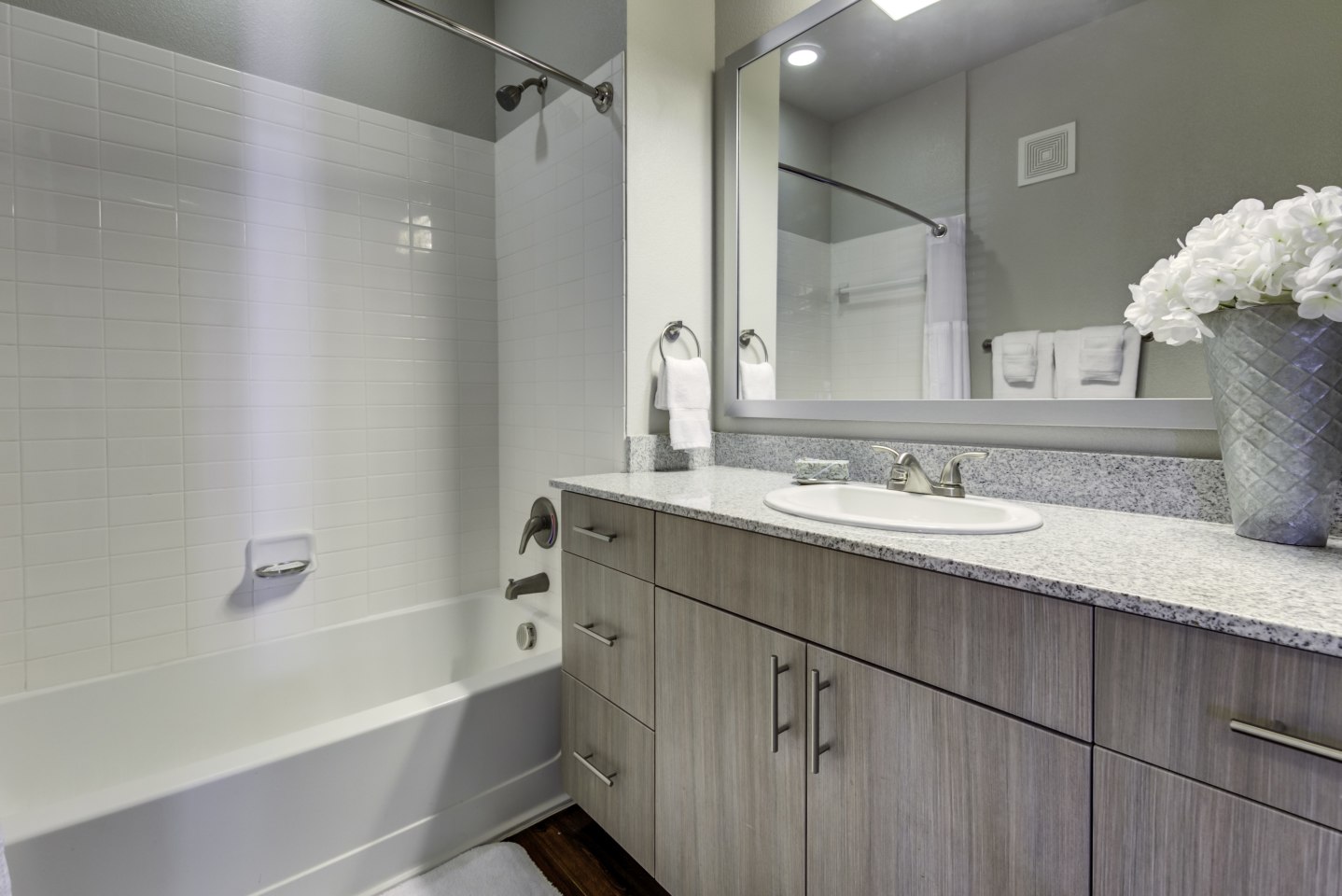 Woodcreek Apartments Image 12