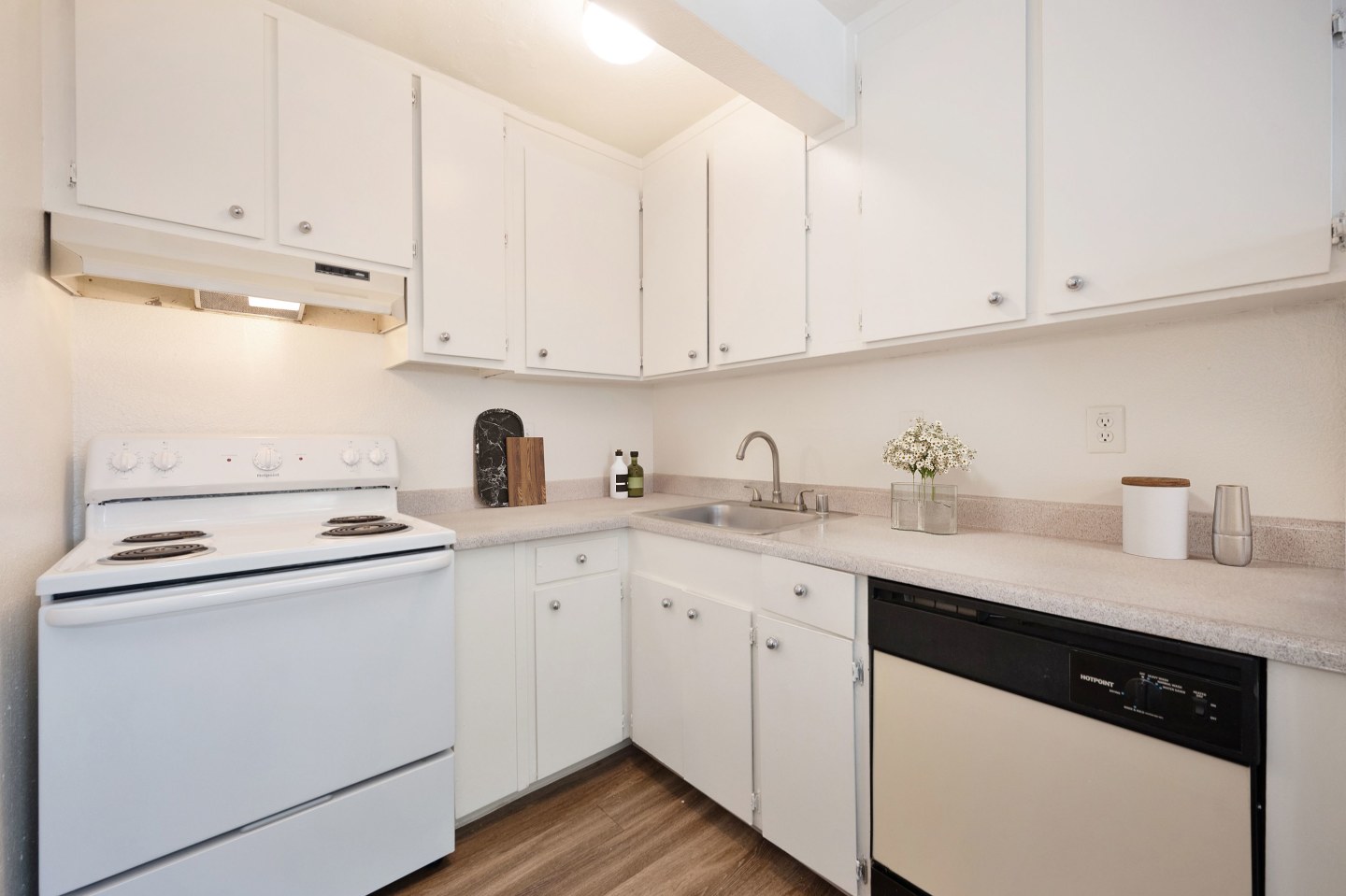 Olympus Park Apartment Homes Image 9