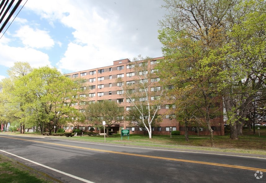 Senior Housing - Newfield/Stoneycrest Towers Image 3