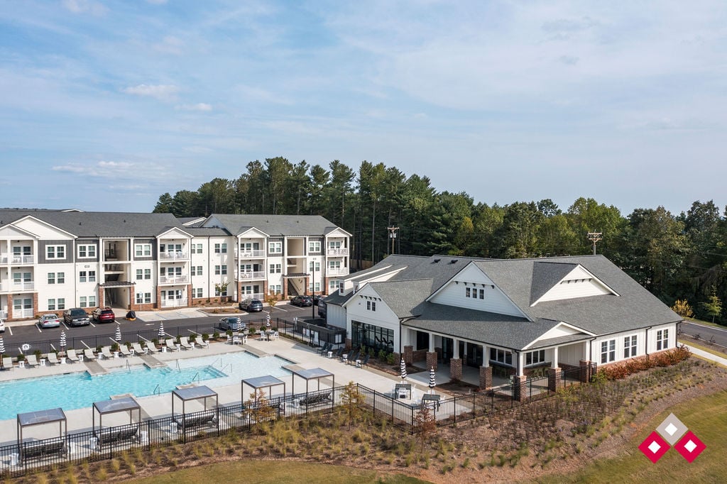 Summit at Hendersonville Image 40