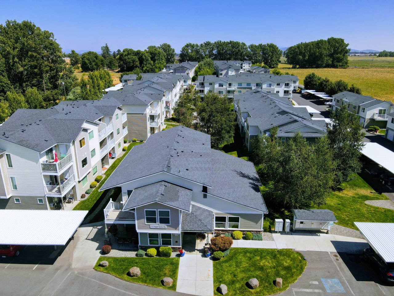 The Bentley Apartments Image 1