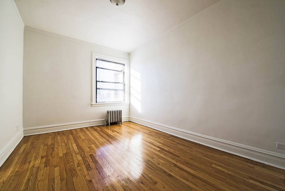 1704 W 77th St Image 3