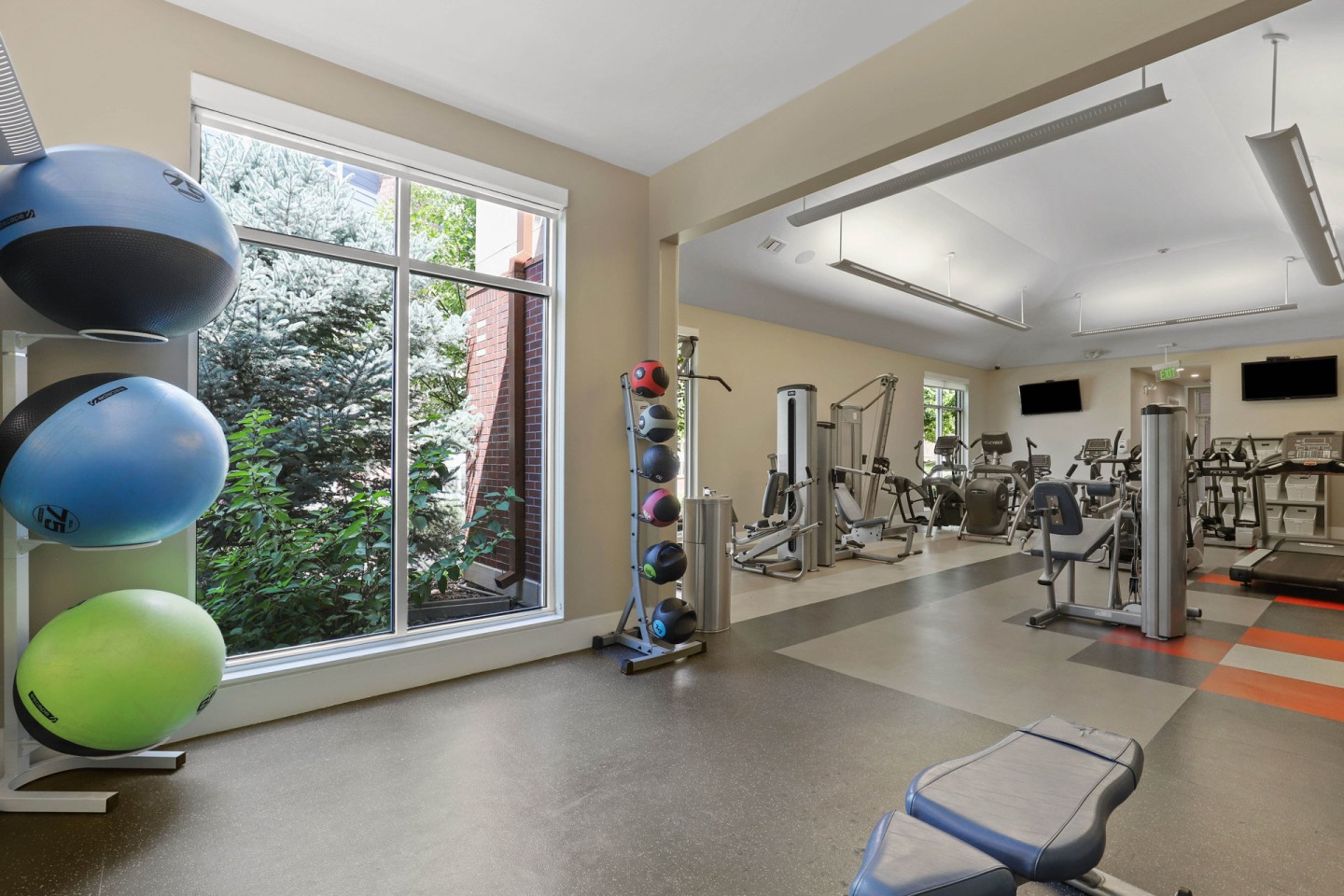 Parker Hilltop  Apartments Image 35