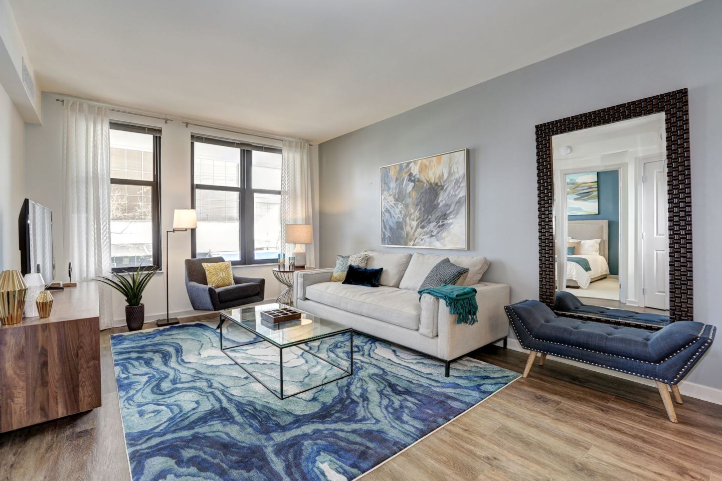 Solaire 7077 Woodmont Image 11