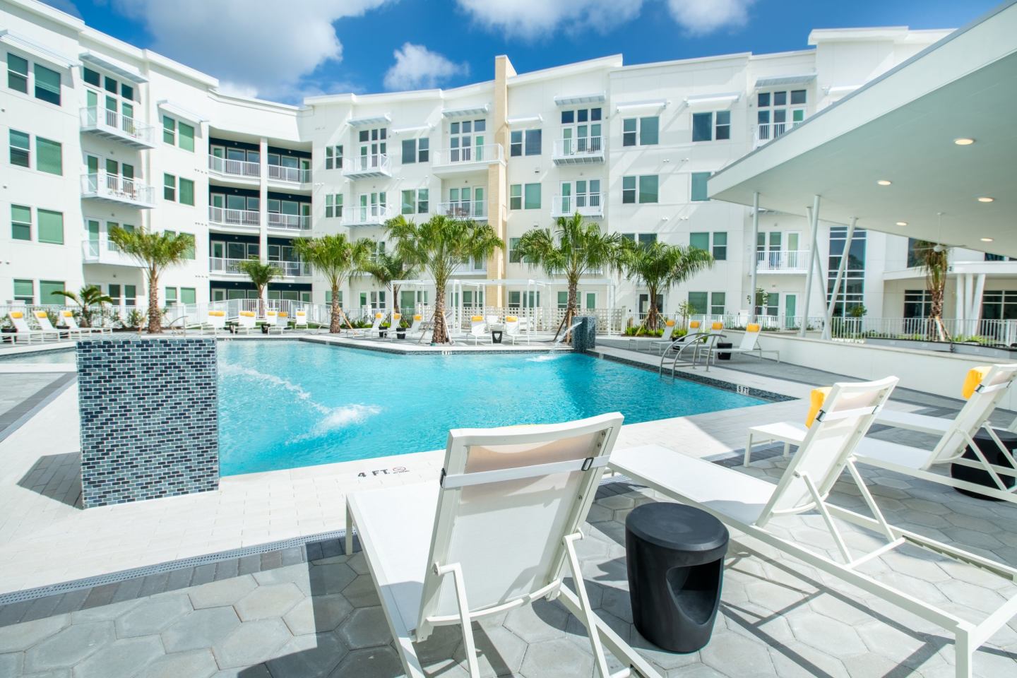 Cirrus Apartments Image 8