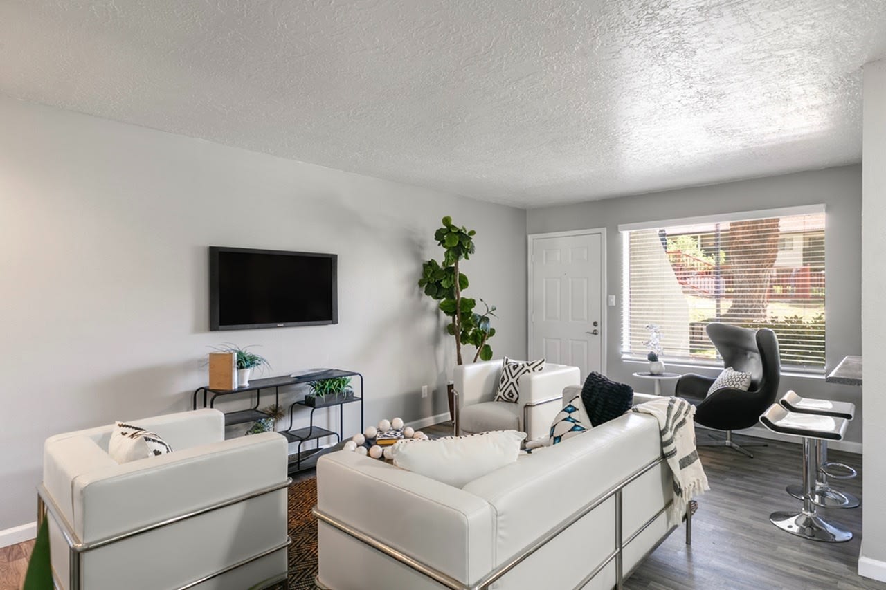 Rancho Verde Apartments Image 3