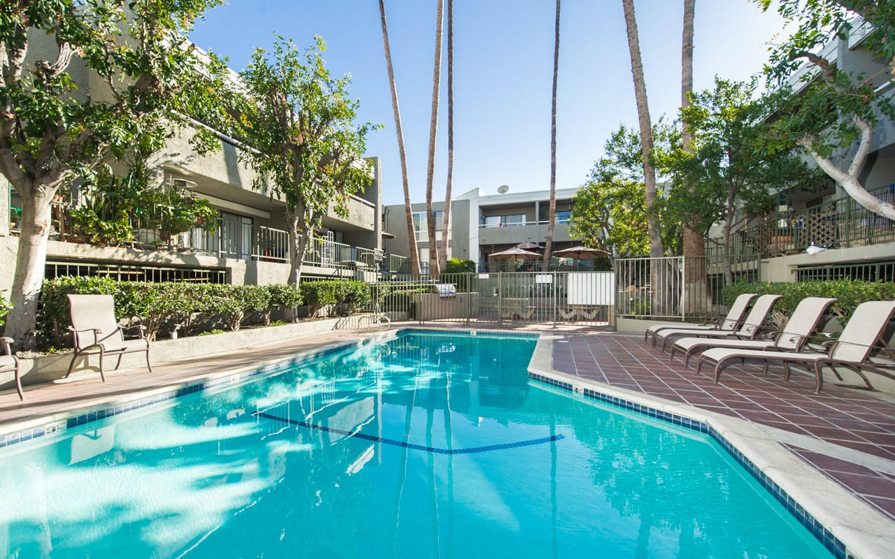Encino Crest Apartments Image 6