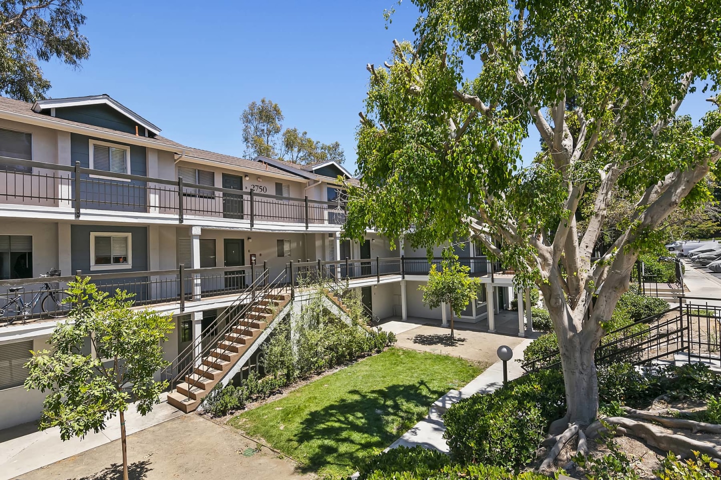 The Avenue at Carlsbad Image 16
