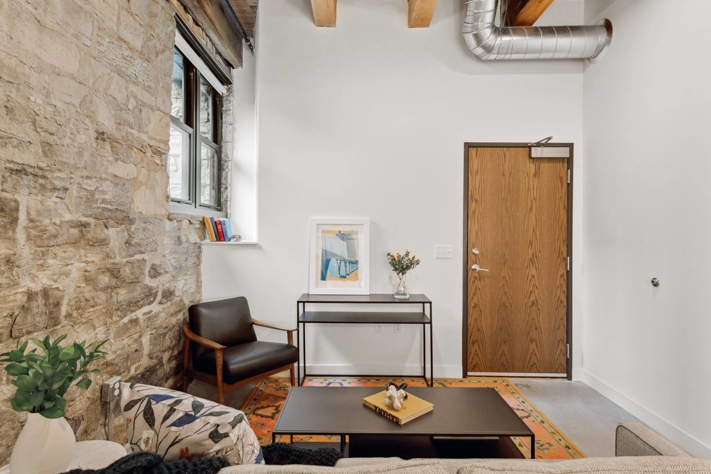 724 Lofts Image 3
