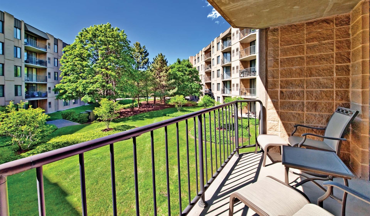 Elm Creek Apartments & Townhomes Image 9