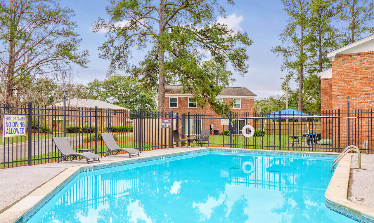Savan Pointe Townhomes East and West Image 5