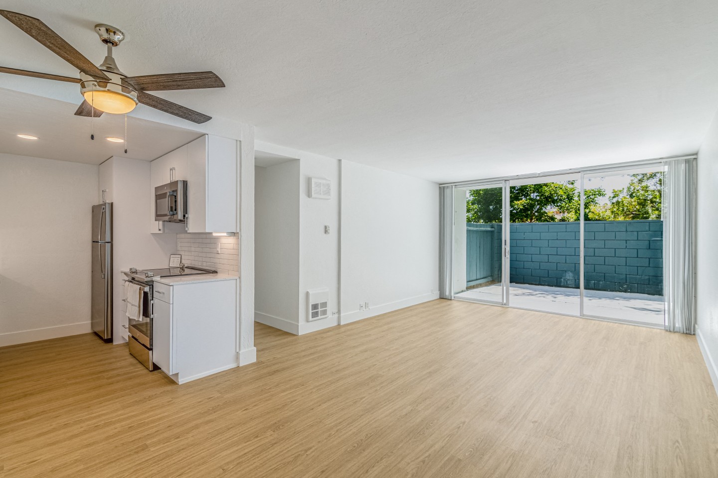 Avenue Two Image 83