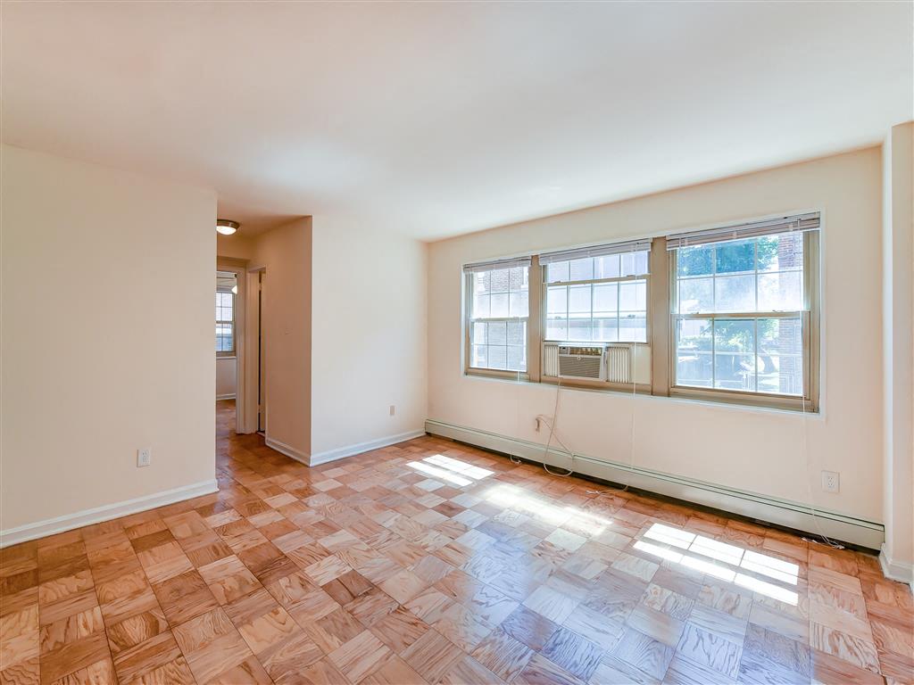 Alpha House Image 14
