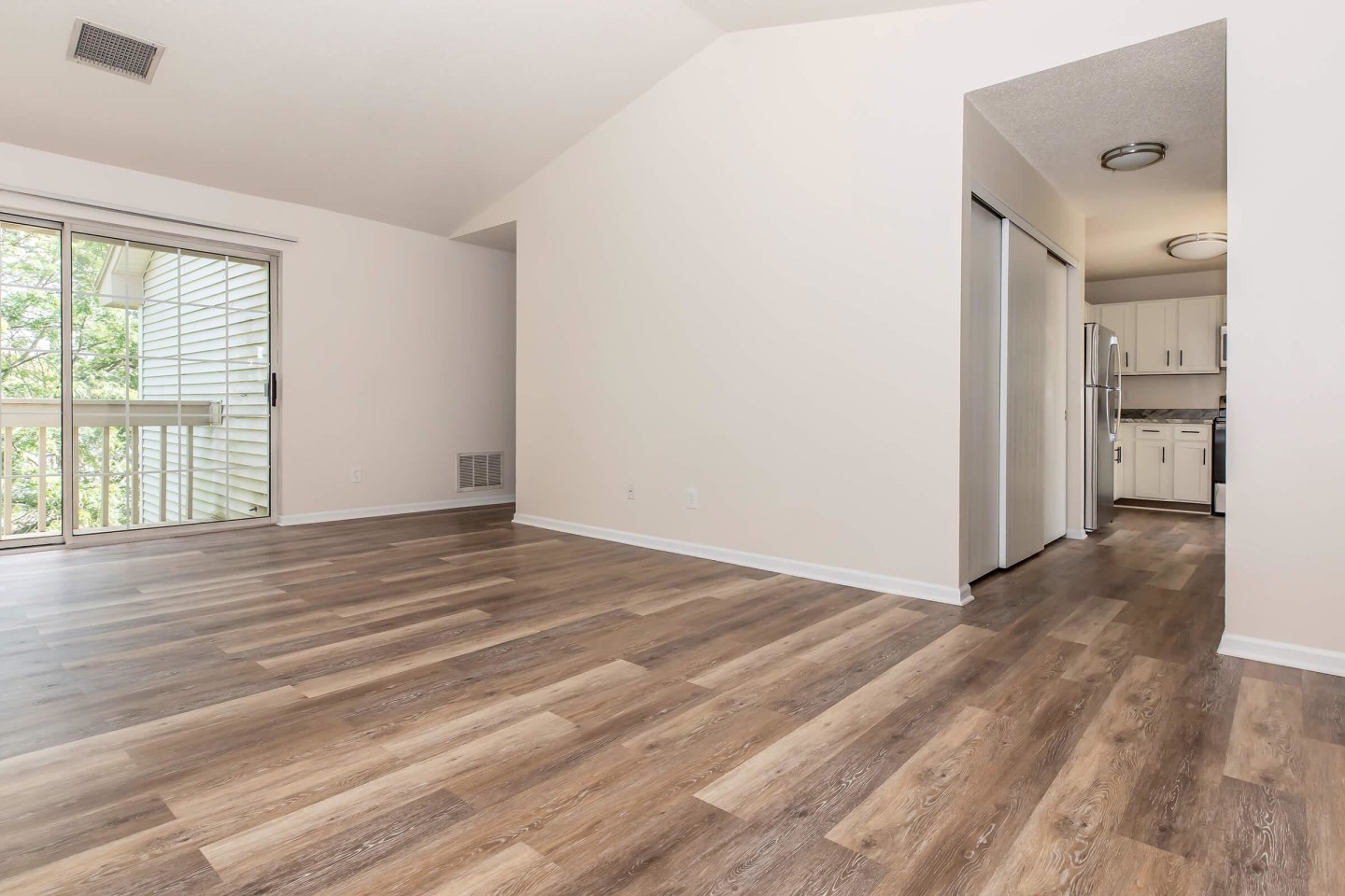 Ravinia Apartments Image 9