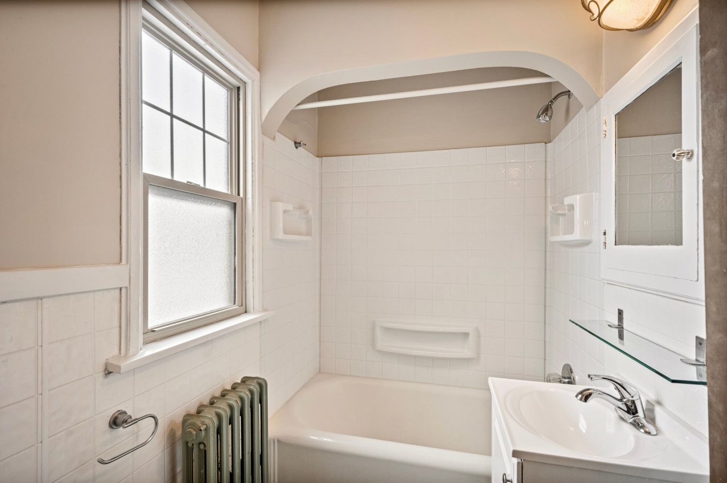 Rustic Lodge Apartments Image 16