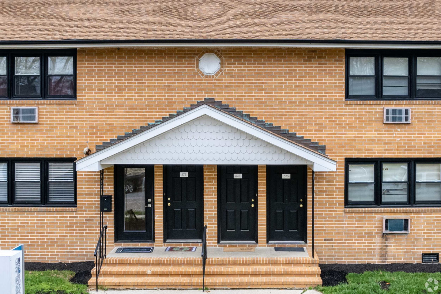 Groveland Manor Image 13