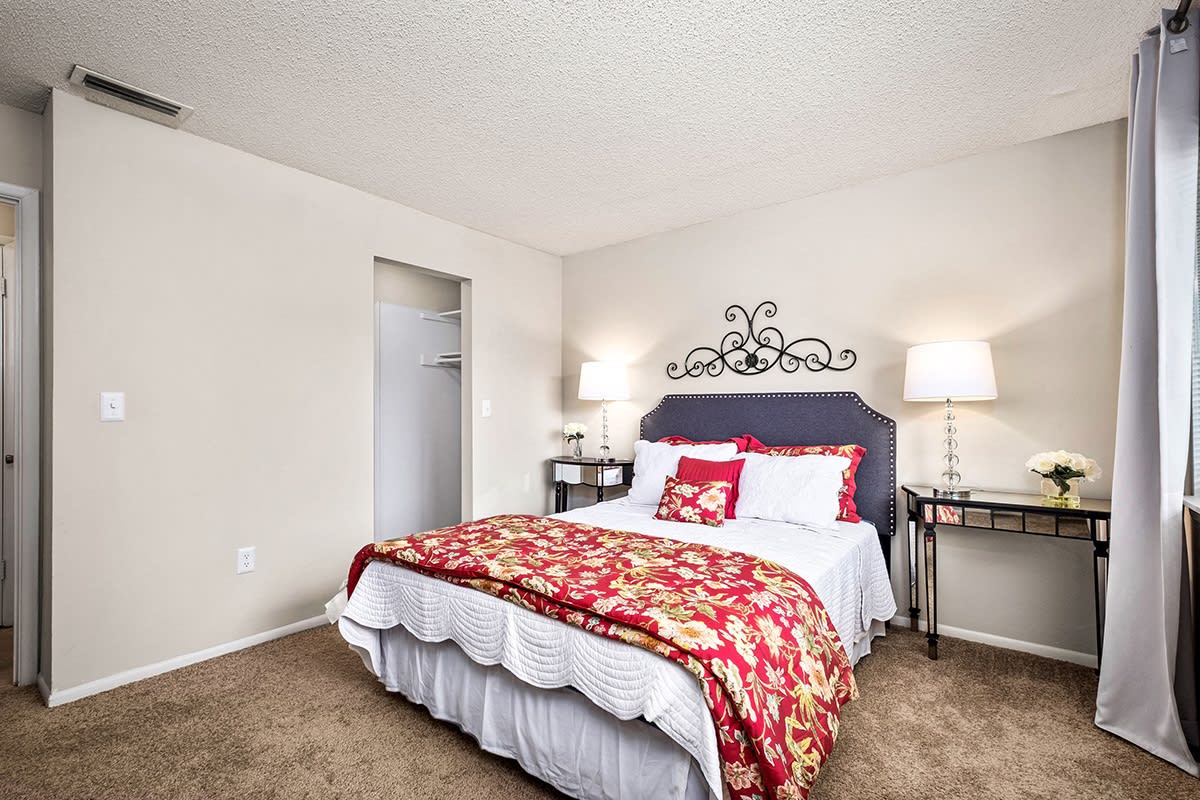 Woodlake Park Apartments Image 18