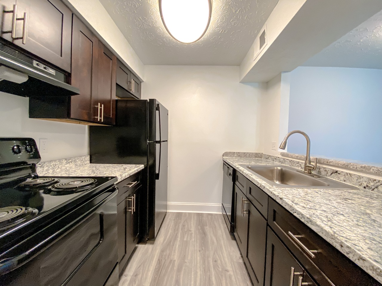 Camelot East Apartments Image 17