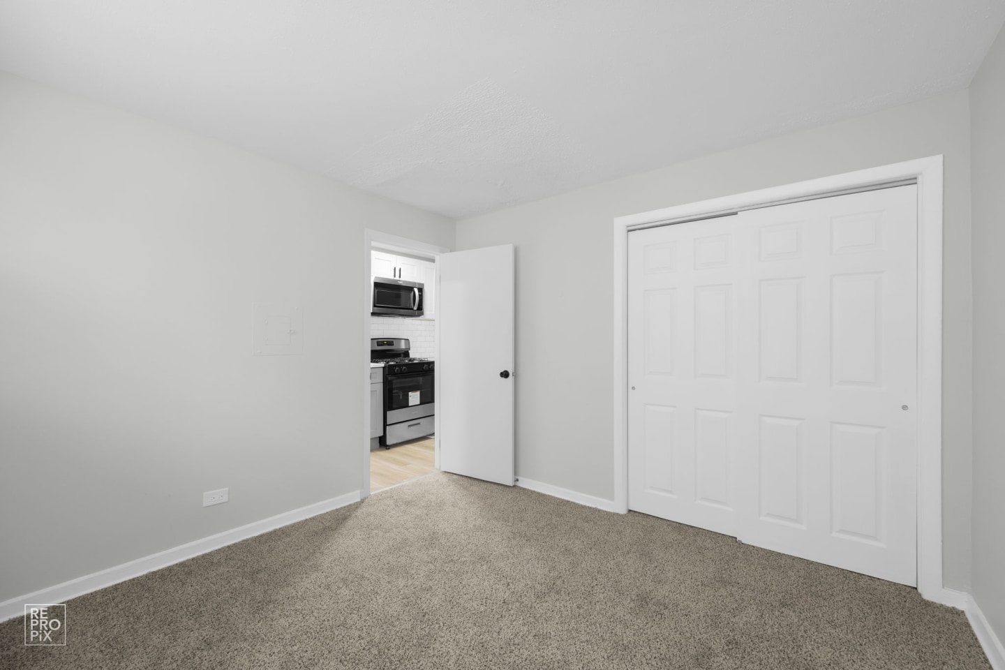 6832 S Crandon Image 5