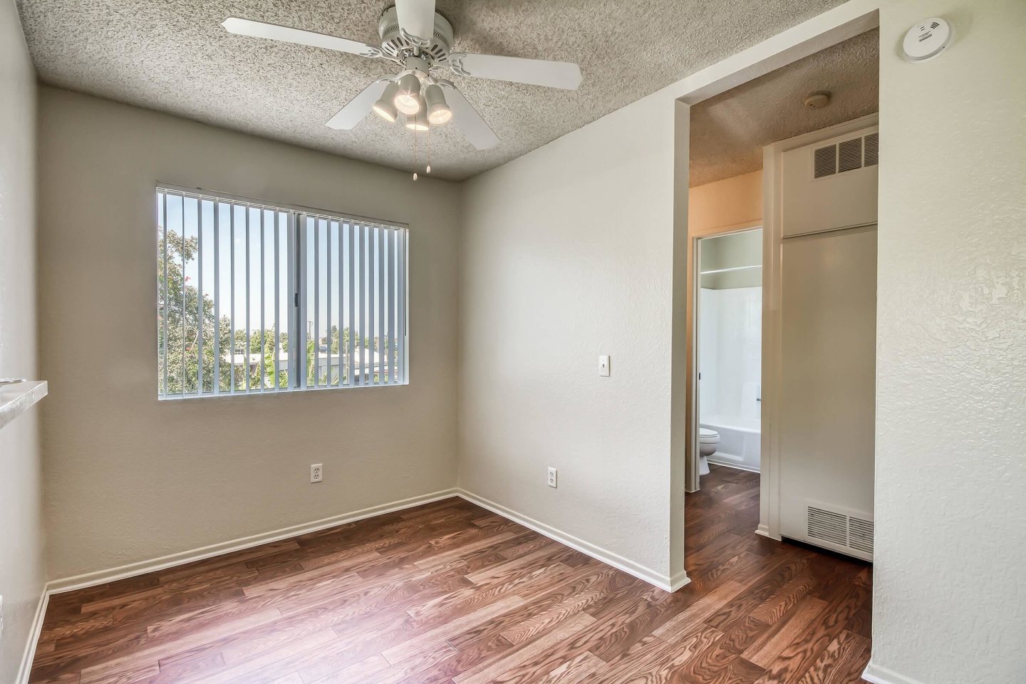 Harbor Point Apartments Image 31