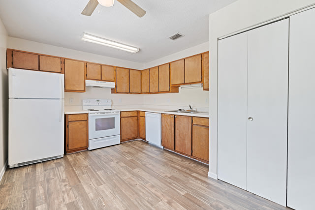 The Retreat at Hidden Bay Apartment Homes Image 10