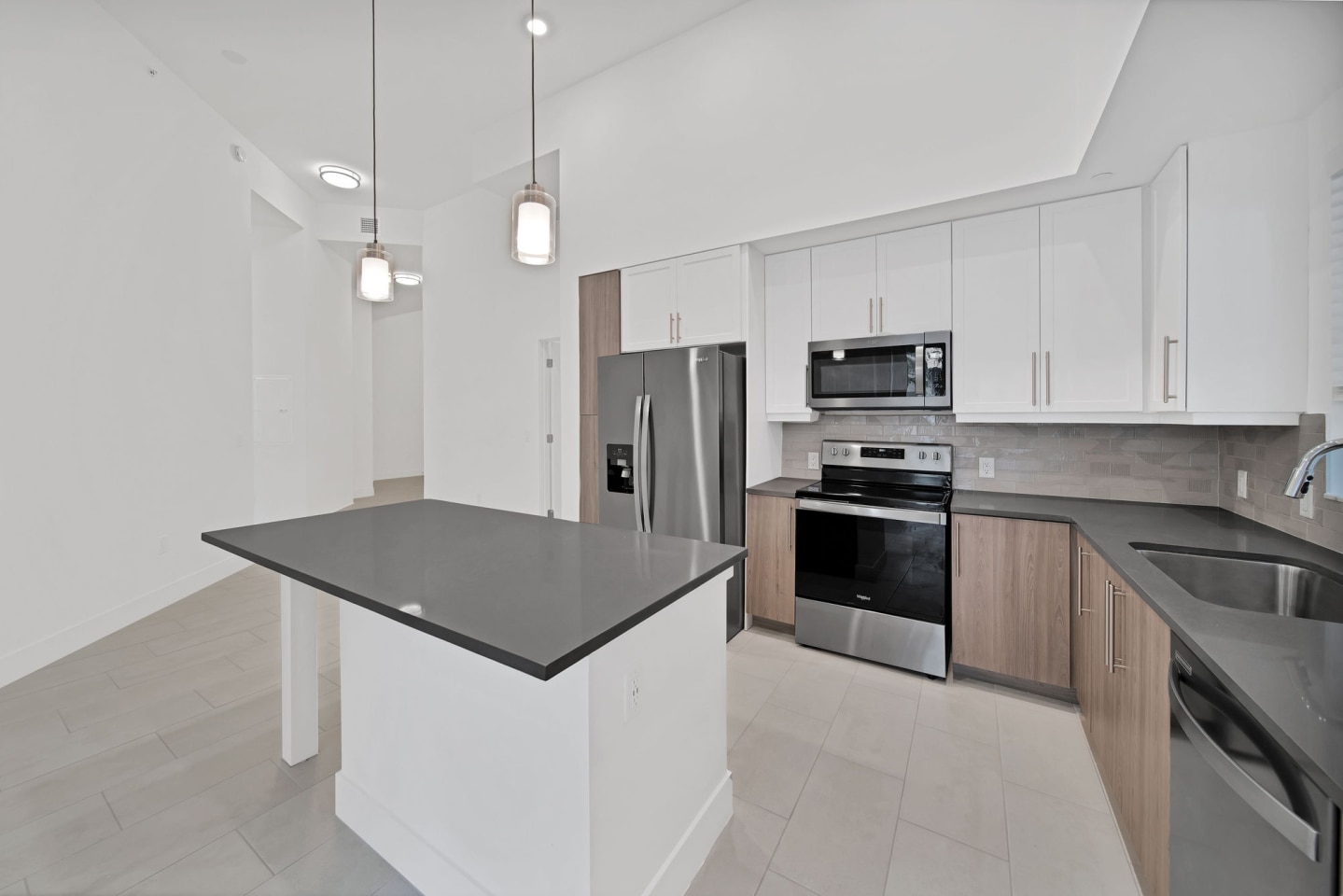 Vesada Luxury Apartment Homes Image 6