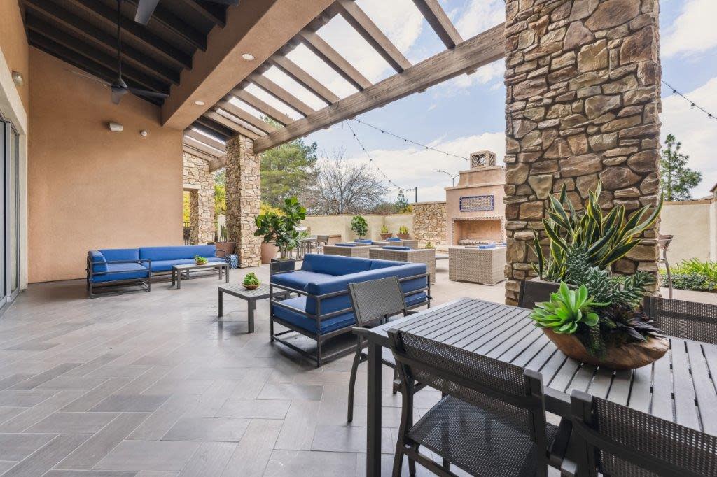 CasaLago Eastlake Image 5
