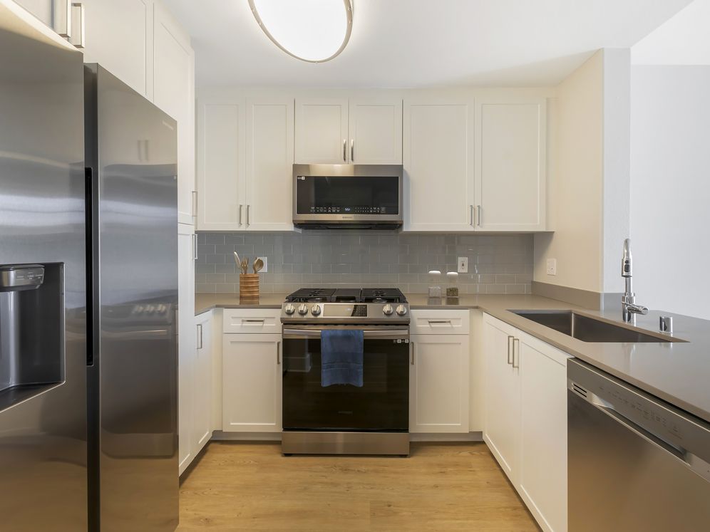 Avalon Oak Creek Image 1