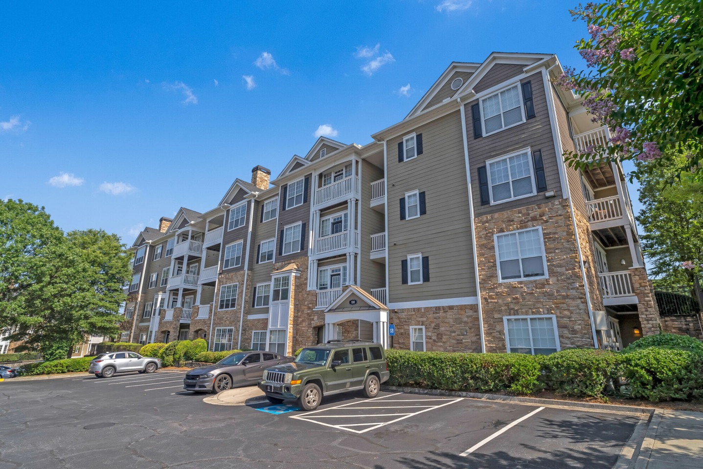 Reserve at Lenox Park Apartments Image 44