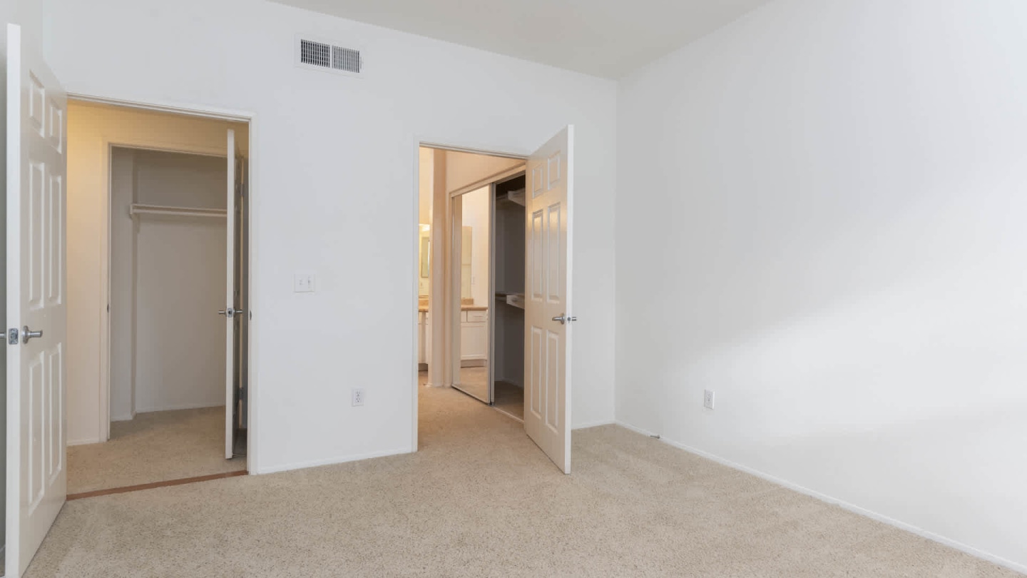Ridgewood Village Image 1