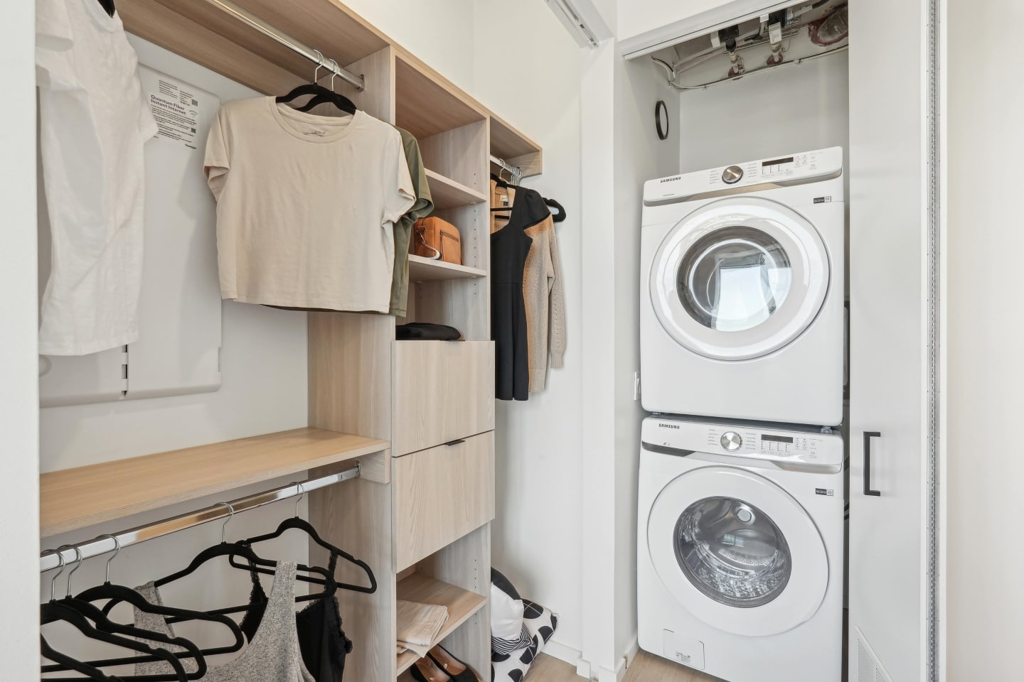 Velaris Living Image 26
