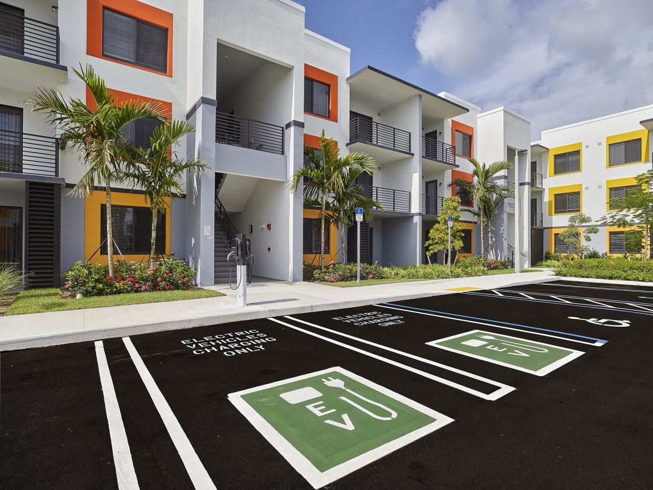 Gateway Luxury Apartments Image 6