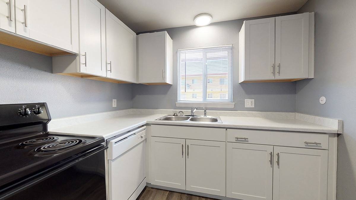 De Cortez Apartments Image 7