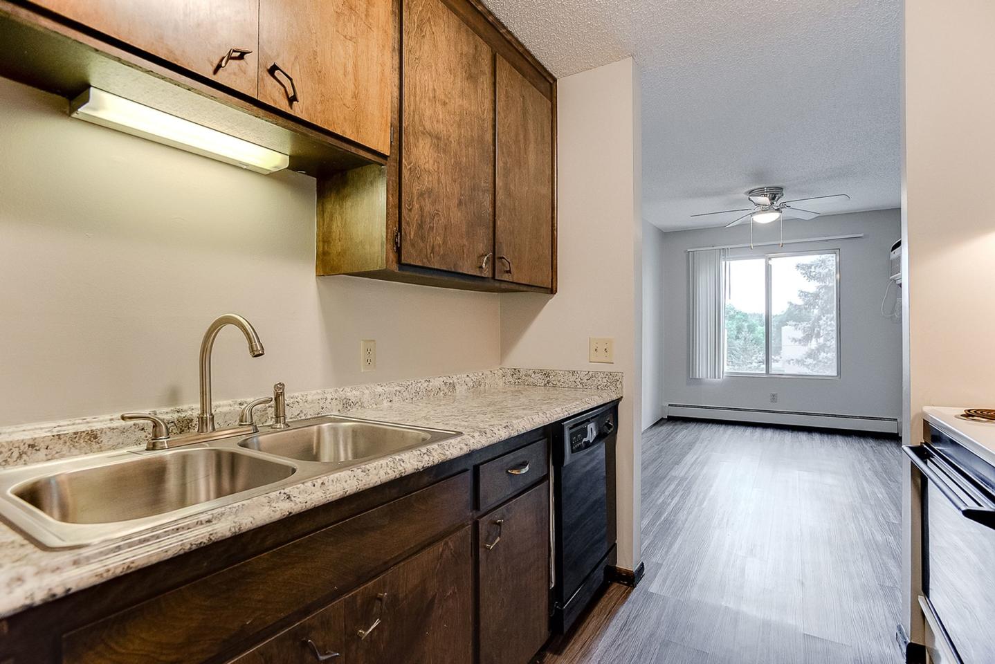 Caravelle Apartments Image 9
