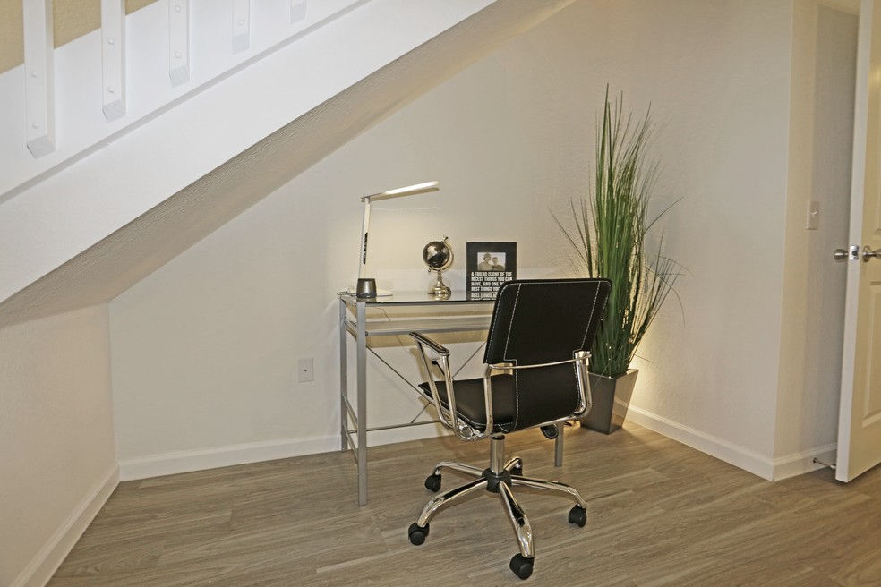 Mirage Bay Rental Townhomes Image 5