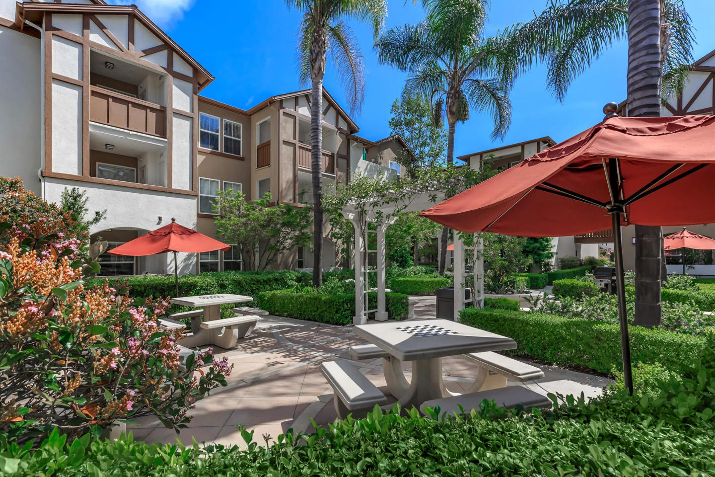 Heritage Park Senior - Ladera Image 8