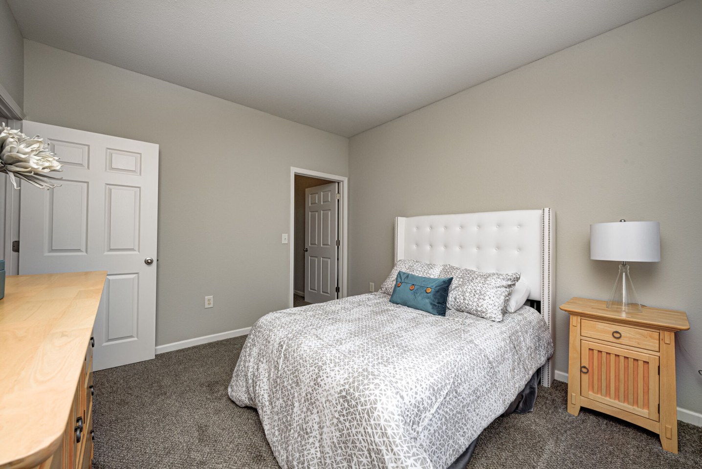 Linden Square Image 22