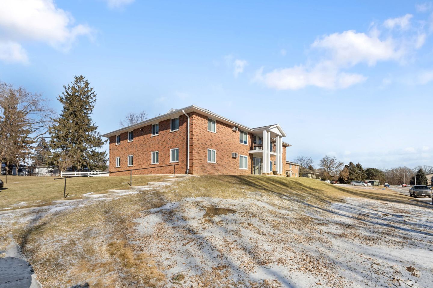 Hillcrest Apartments Image 4