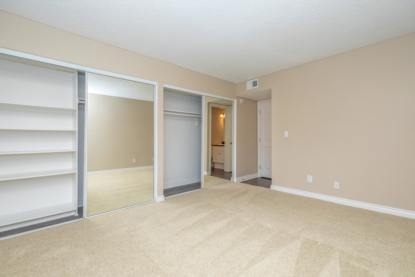Mosaic Apartment Homes Image 8