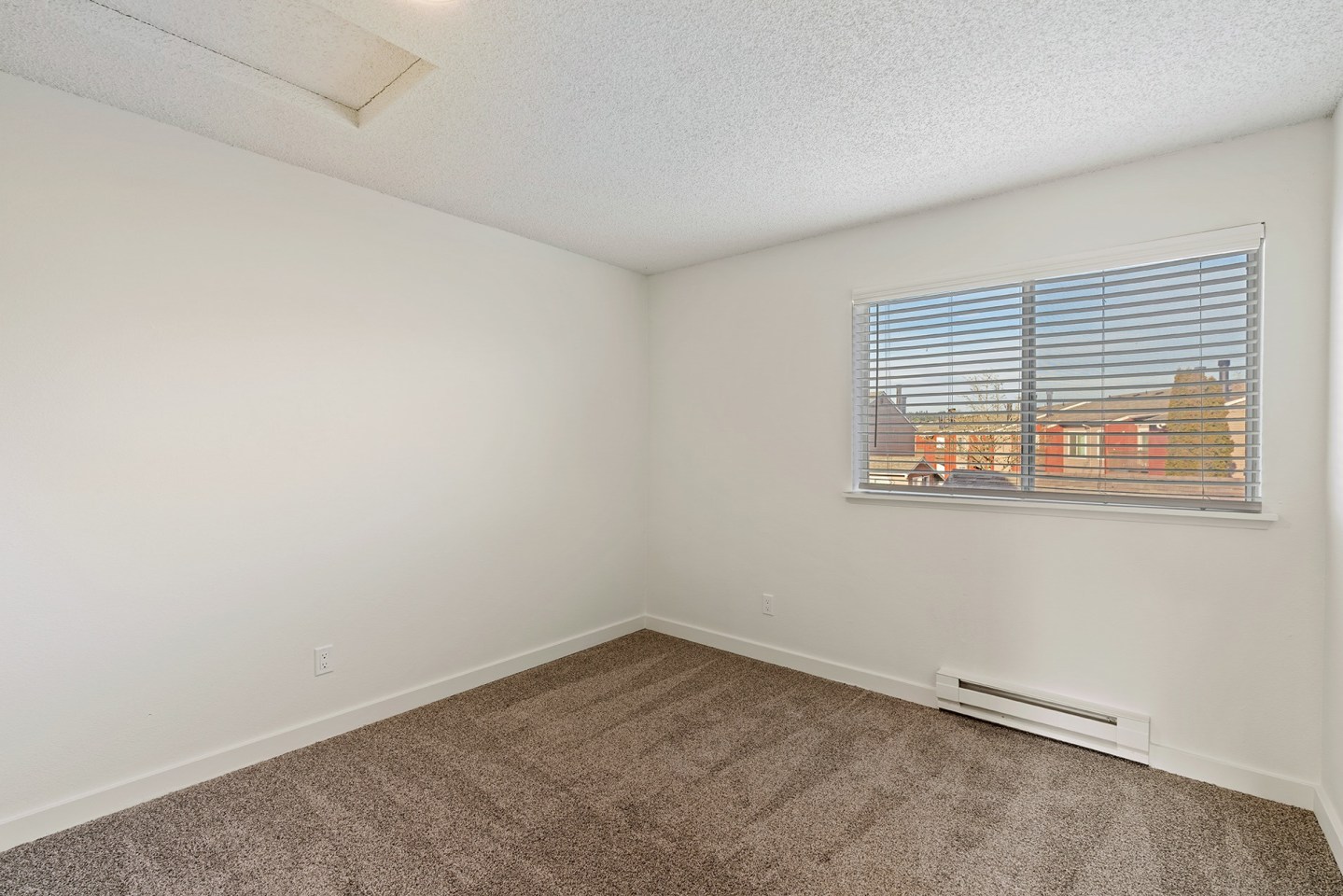 Pointe East Image 45