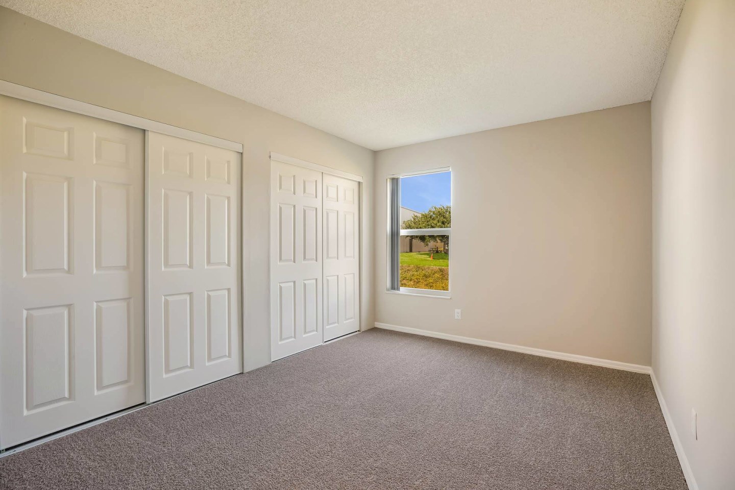 Lakeside Glen Image 9