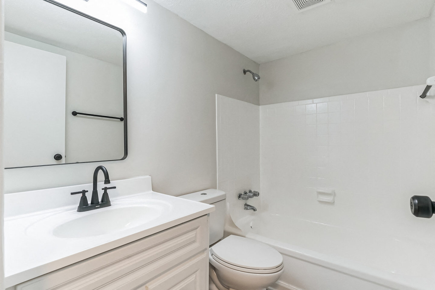 Stone Lodge Apartments Image 7