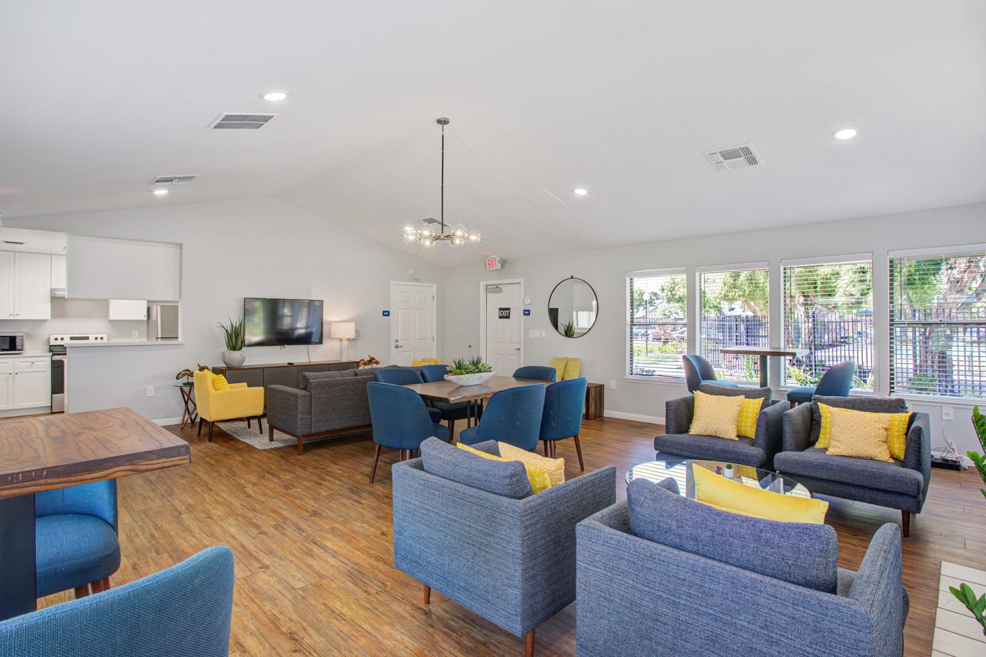 Stonegate Apartments Image 1