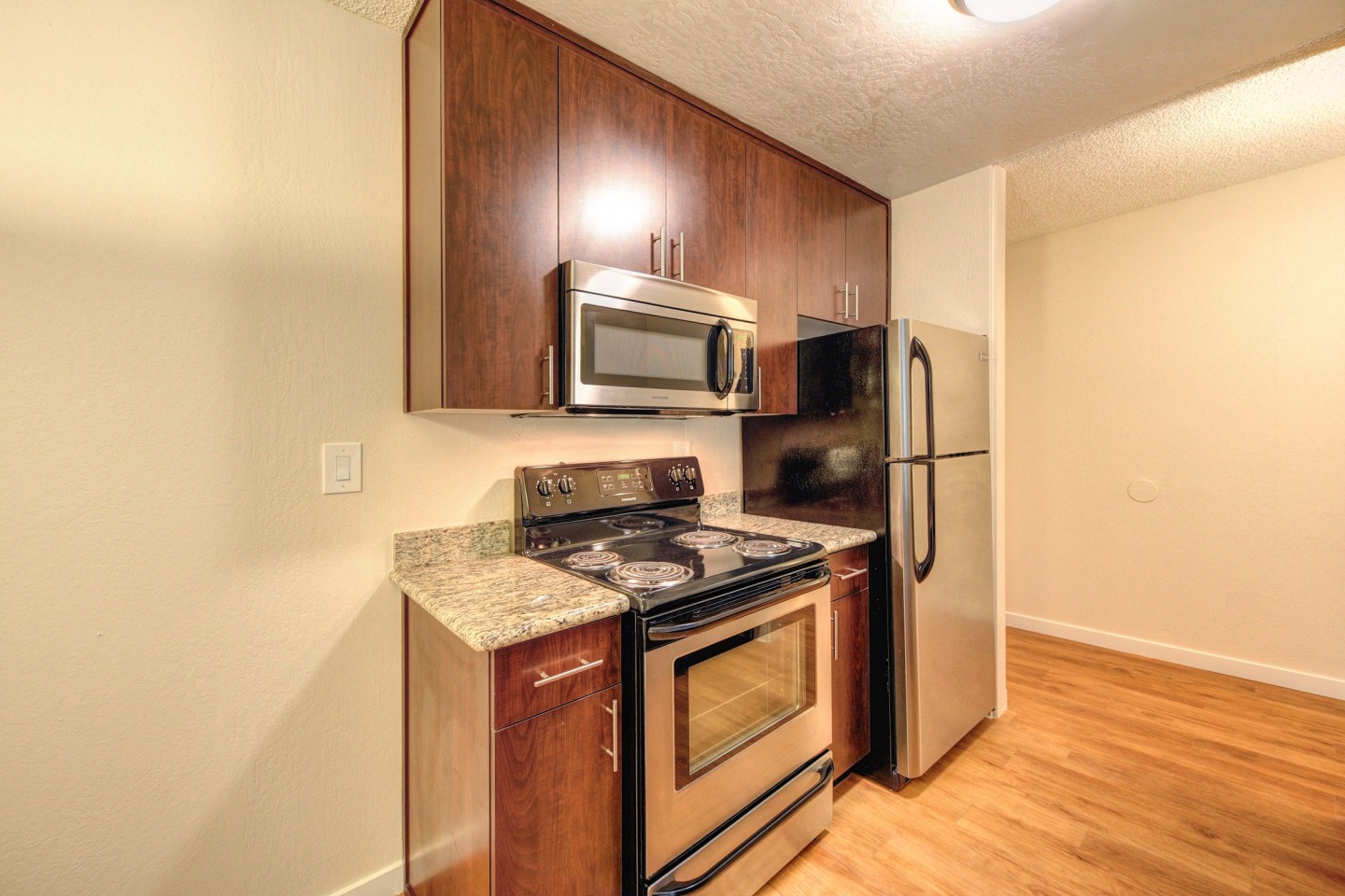 The Retreat Apartments Image 11
