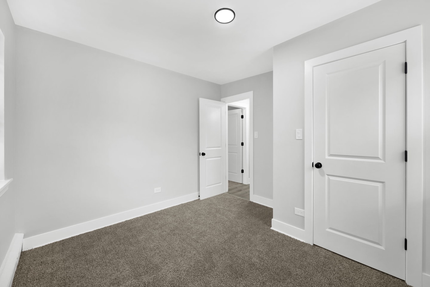 2050-2060 E 72nd Pl Image 15