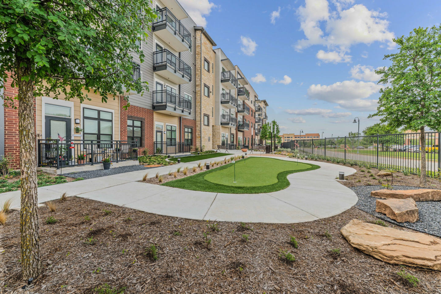 Hudson Oaks Image 28