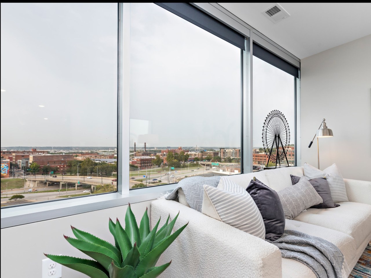 Flashcube Luxury Apartments Image 2